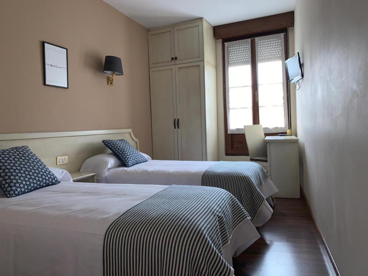 Onís Hotel Los Robles מראה חיצוני תמונה
