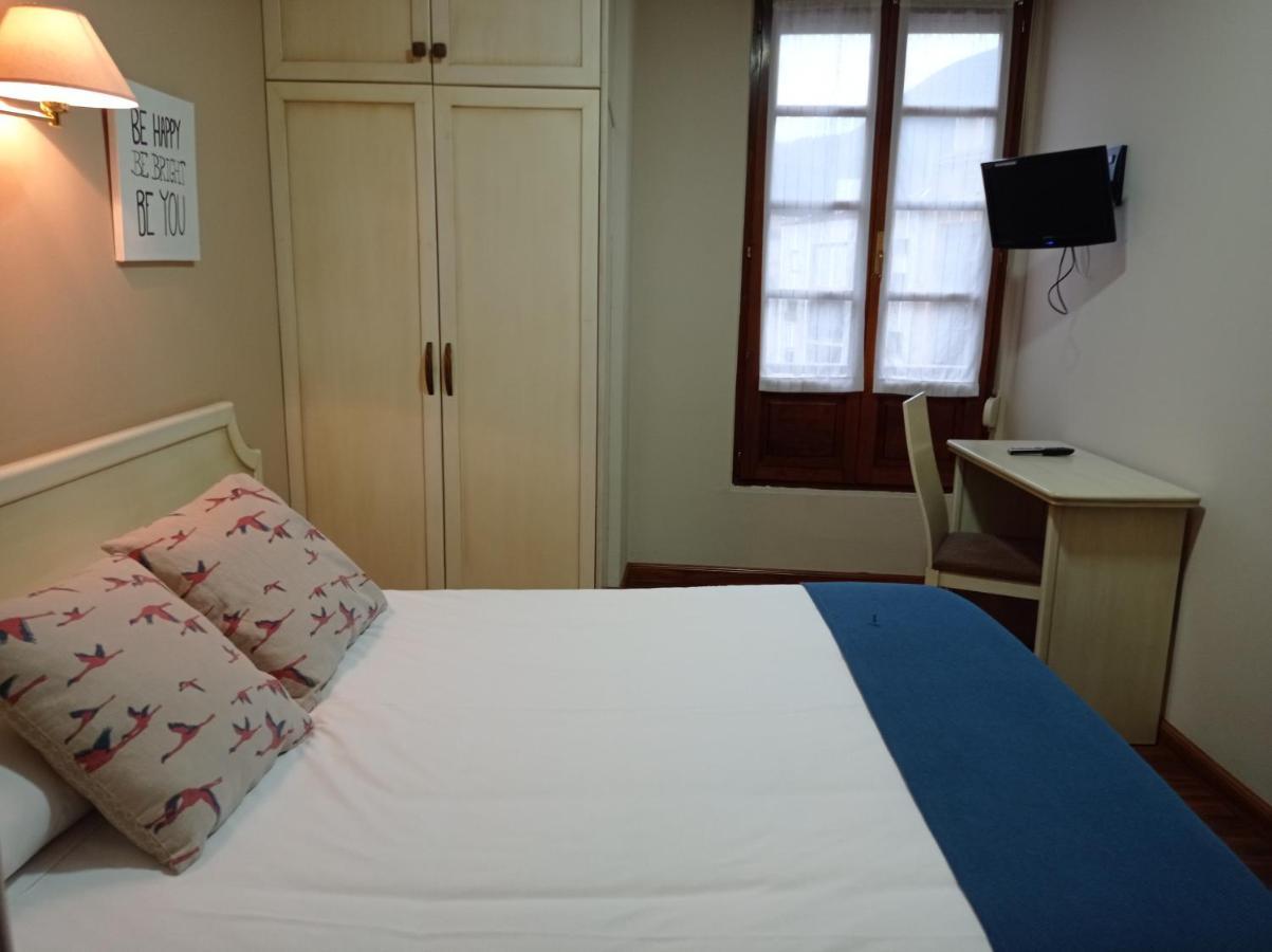 Onís Hotel Los Robles מראה חיצוני תמונה
