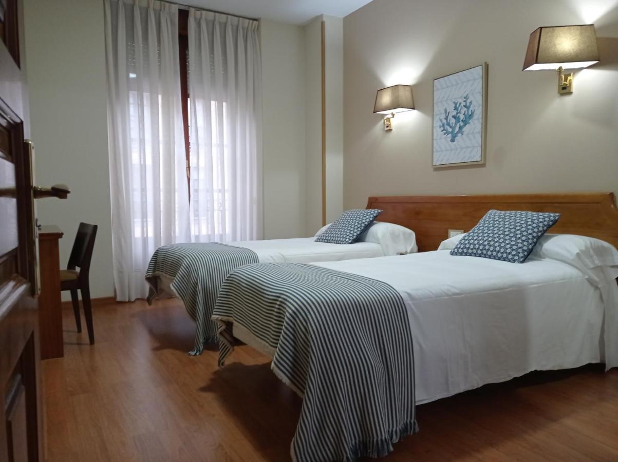 Onís Hotel Los Robles מראה חיצוני תמונה